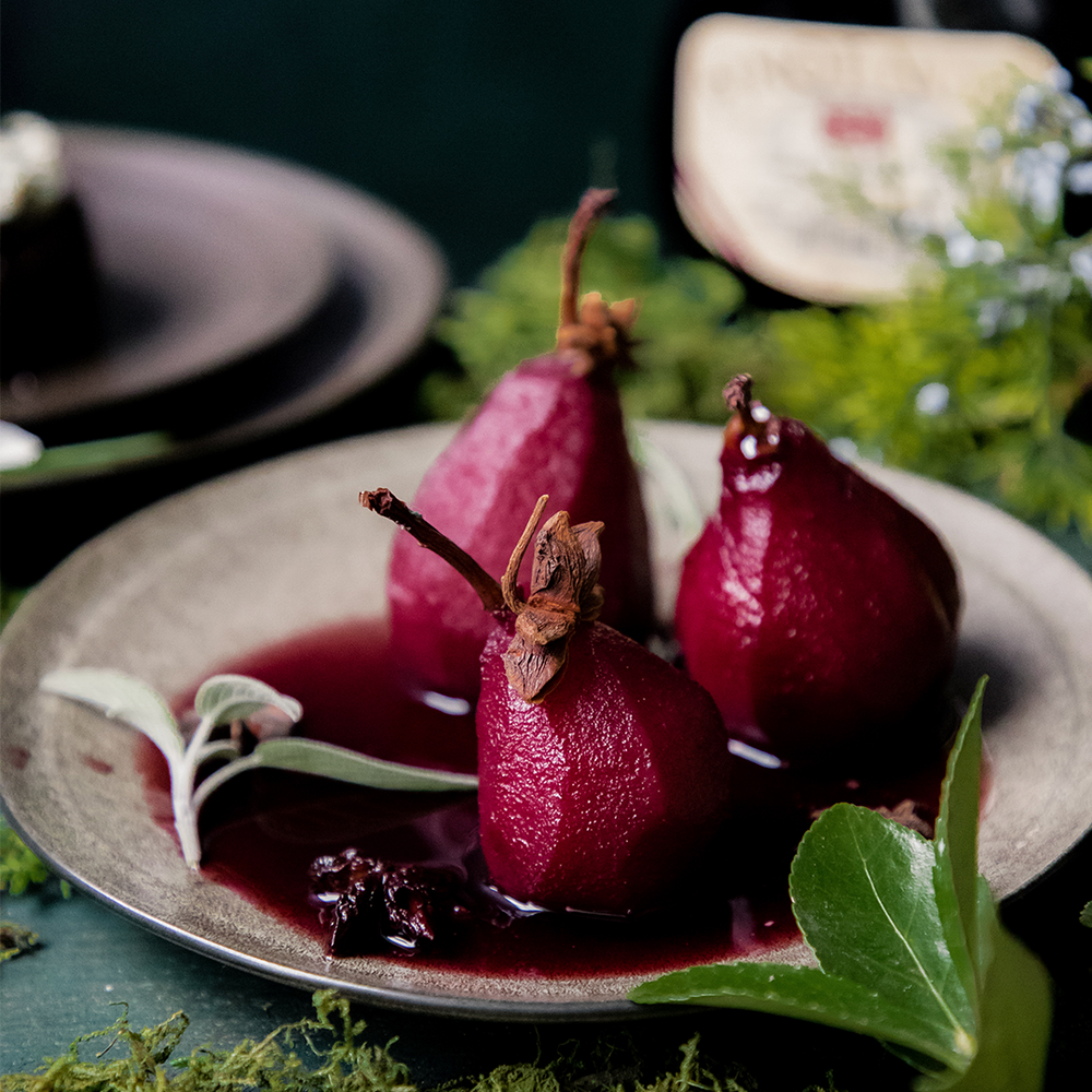 Peras al vino, un postre que te dejará enamorado